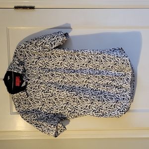 Patterned Button Down Shirt, Men's size medium. White and Blue. Project Red